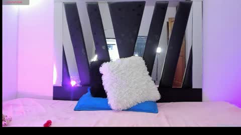 Mariana online show from April 9, 4:01 pm