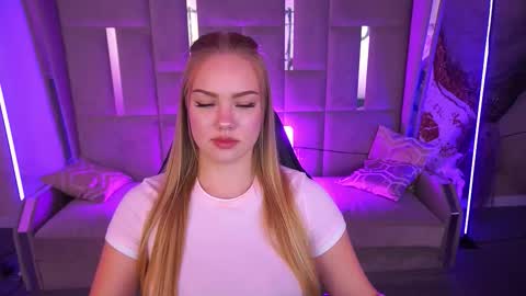 celestenoirr online show from September 15, 1:12 pm