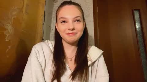 Mia online show from March 1, 4:11 pm