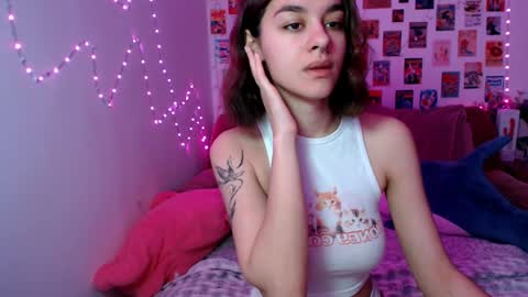 Snapshot of celine_dionn chatting on December 7, 7:43 am Celine online show from December 7, 7:43 am