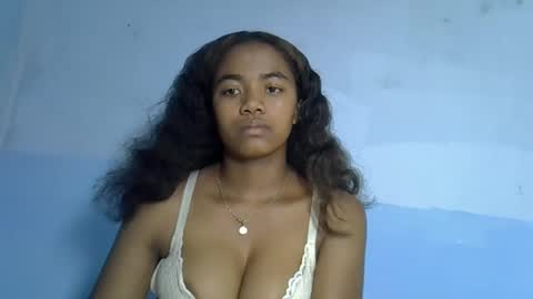 chaitee00 online show from May 14, 7:12 pm