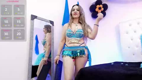 Snapshot of chalotte_grey chatting on October 27, 1:38 am Charlotte Grey online show from October 27, 1:38 am