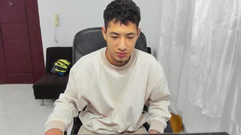 Snapshot of chandler_kenji chatting on September 29, 4:11 am Kenji online show from September 29, 4:11 am