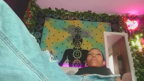 Snapshot of chaneel_ chatting on September 27, 7:11 pm Chanel M. online show from September 27, 7:11 pm