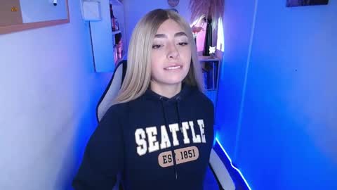 channel_blonde_a online show from April 7, 12:23 am