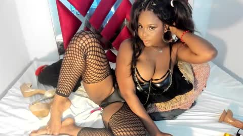 Snapshot of channellross chatting on March 5, 6:44 am Chanell online show from March 5, 6:44 am