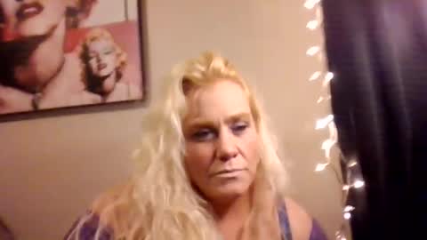 Ms. Behaving online show from July 22, 11:45 am