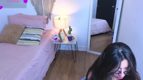 chaosdoll__ online show from December 18, 8:15 pm