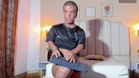 charlie_walkerr online show from March 2, 7:53 pm