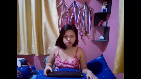 Sweetieeche online show from April 10, 6:56 pm