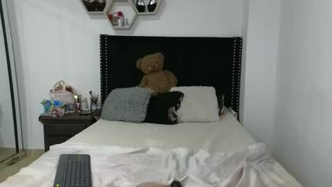 charlotte_027 online show from September 15, 6:59 am