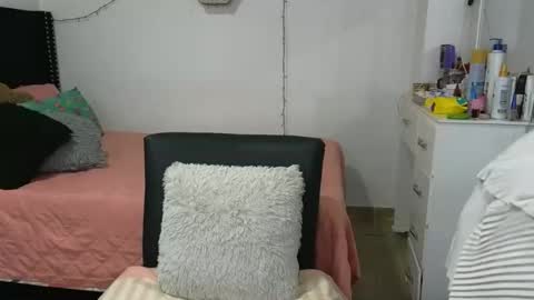 charlotte_027 online show from December 16, 3:46 am