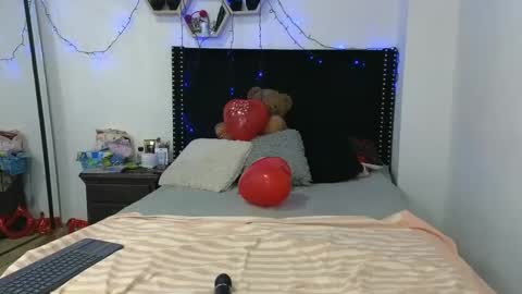 charlotte_027 online show from September 24, 3:13 am