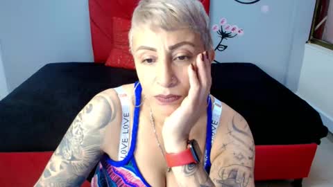 CHARLOTTE GRAY online show from November 3, 12:17 pm