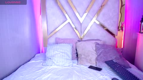 charlotte__miles online show from June 7, 10:20 am