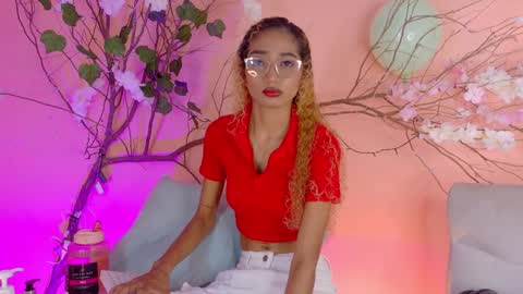 CHARLOTTE online show from March 3, 12:23 pm