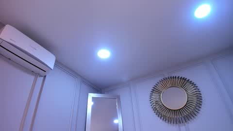 charlottebrownn_ online show from December 19, 5:47 am