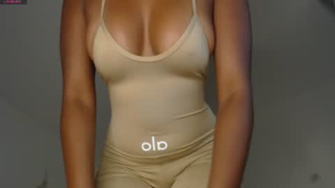 charlottehorny1 online show from June 16, 11:09 pm