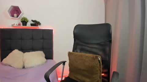 Charlotte online show from February 18, 11:30 pm