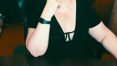 CharlotteXTasty online show from December 4, 12:38 pm