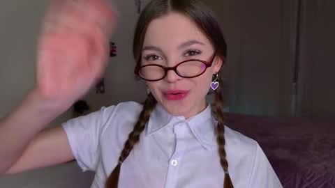 Snapshot of charming_bliss chatting on September 20, 4:10 pm Kaylee online show from September 20, 4:10 pm