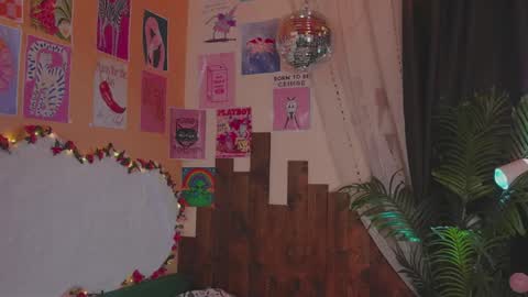 Lissa online show from April 2, 2:57 pm