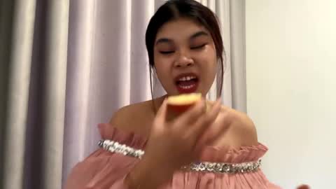 charrmingmey online show from April 19, 5:19 am