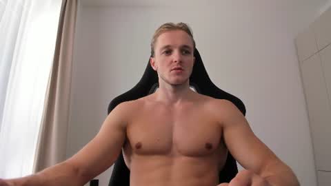 Chase Reed online show from July 18, 11:12 am