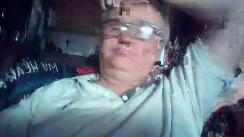 lee online show from August 4, 7:32 pm