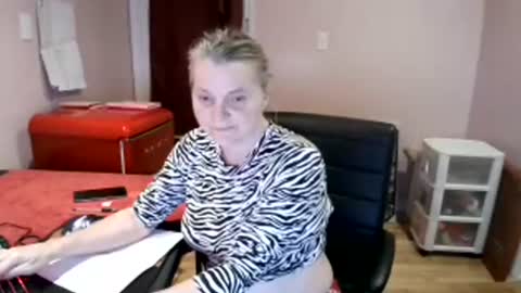 chealsiek online show from November 14, 12:46 am