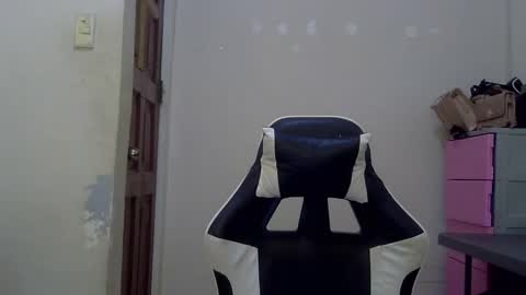 chelly4u69 online show from October 3, 5:16 am