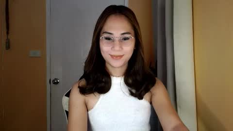 chelly4u69 online show from March 9, 2:16 am