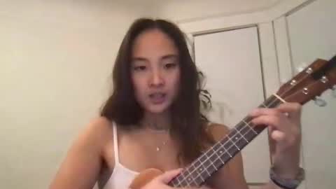 Snapshot of chellybear101 chatting on January 19, 4:33 am chellybear101 online show from January 19, 4:33 am