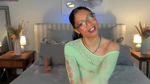 Chelseaquinn online show from November 17, 7:44 am