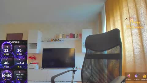 Snapshot of cherry_pie_69 chatting on October 23, 8:05 am mayra online show from October 23, 8:05 am