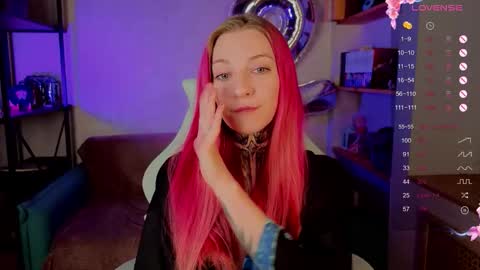 Snapshot of cherry_roxy chatting on October 23, 9:15 pm Roxy online show from October 23, 9:15 pm
