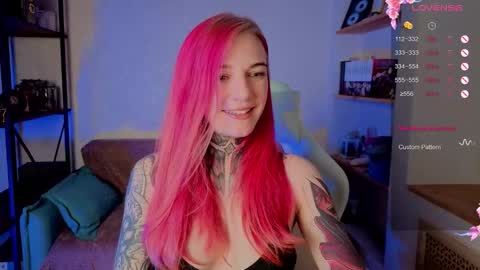 Snapshot of cherry_roxy chatting on September 12, 9:28 pm Roxy online show from September 12, 9:28 pm