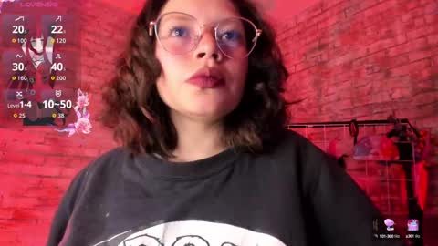 Snapshot of cherry_xoxx chatting on October 3, 11:29 am     online show from October 3, 11:29 am
