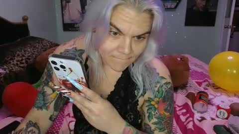 CherryBombBomb online show from December 7, 10:39 am