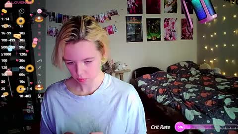 cherrybaby_0 online show from December 19, 5:29 am