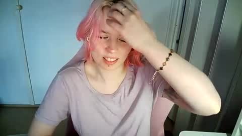 cherrybaby_0 online show from June 17, 2:11 pm