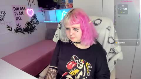 Sarah online show from February 24, 9:40 pm