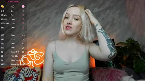 Cheryl online show from April 15, 11:05 pm