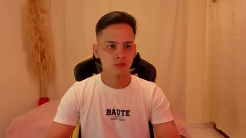 chicos_sexy online show from January 18, 1:42 pm