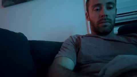 chiknnuggt online show from February 16, 8:21 am