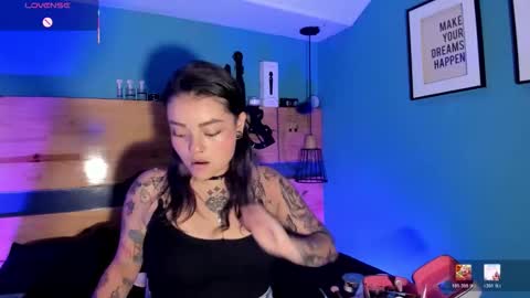 Chloeallennn  online show from March 6, 11:15 pm