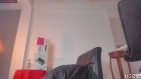 chloe_cooperr online show from December 2, 7:56 pm