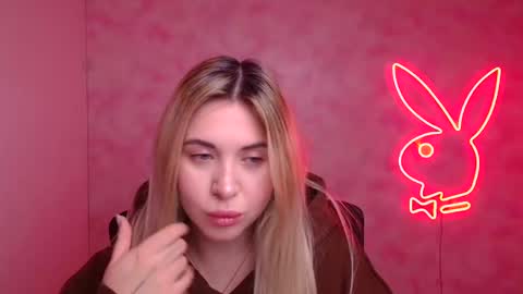 Chloe online show from December 1, 6:33 am