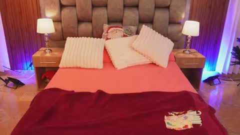 Chloe online show from January 7, 6:57 pm