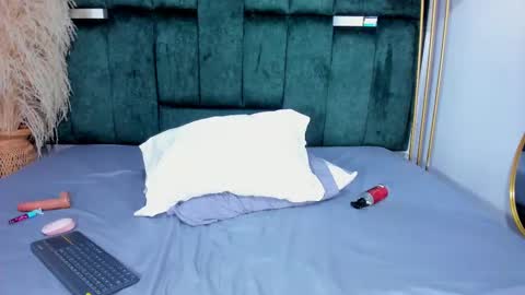 Chloe online show from October 4, 7:44 pm